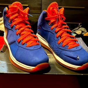 Lebron 8 hardwood classic size 11.5 comes with original box